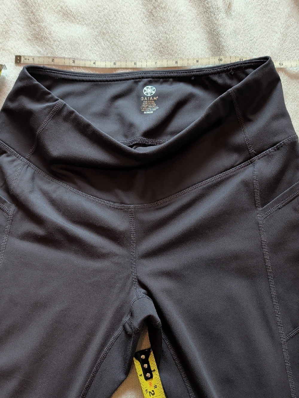 GAIAM Medium Dark Grey Stretch Yoga Leggings with Wide Waistband.